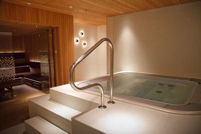 Отель Radisson Blu Hotel Lietuva Вильнюс-7
